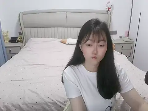 Snapshot of Emgirl-00 chatting on 06/15/26, 02:08 Emgirl-00 online show from 06/15/26, 02:08