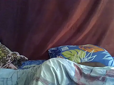 Snapshot of East_queene chatting on 06/13/26, 05:49 East queene online show from 06/13/26, 05:49