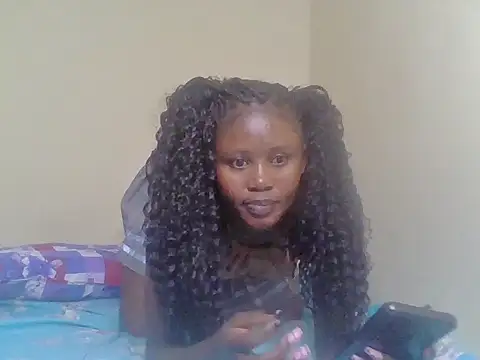 cute bee online show from 07/11/26, 11:17
