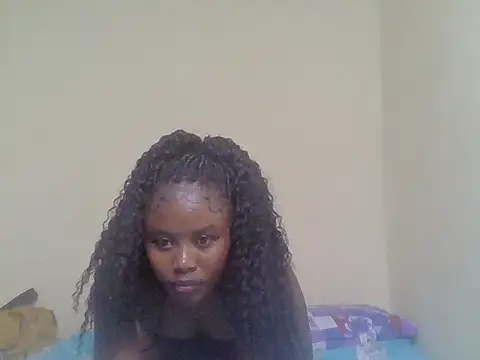 cute bee online show from 07/16/26, 03:29