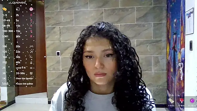 Diamond Curls online show from 07/28/26, 03:43