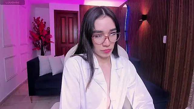 Emma caarter  online show from 06/26/26, 03:11
