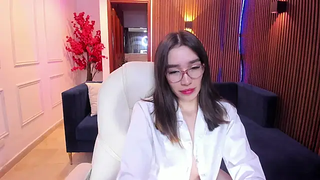 Emma caarter  online show from 07/10/26, 03:11
