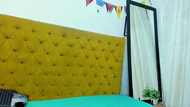 Daniela Spencerr online show from 07/06/26, 10:56