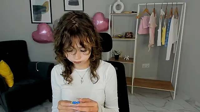 Snapshot of Annette_Bell chatting on 06/15/26, 01:57 Annette Bell online show from 06/15/26, 01:57