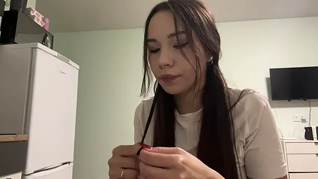 HotGirlMilla online show from 06/26/26, 06:34