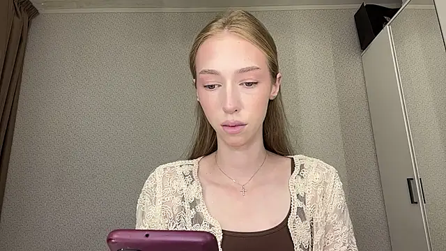 TraceyHowey online show from 07/28/26, 08:43