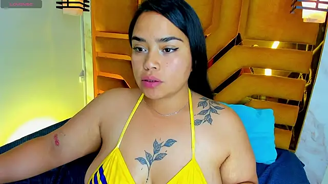 Snapshot of Violett_Cinnamon chatting on 07/03/26, 11:55 Violett Cinnamon online show from 07/03/26, 11:55