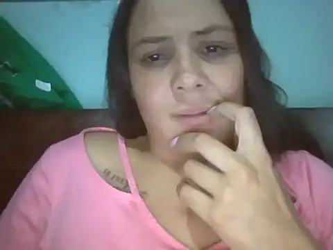 Snapshot of Arletrose_ chatting on 07/10/26, 03:33 Arletrose online show from 07/10/26, 03:33