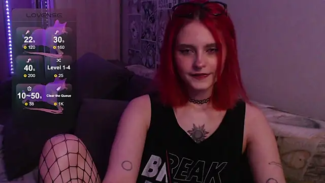 ScarlettAw online show from 06/17/26, 07:37