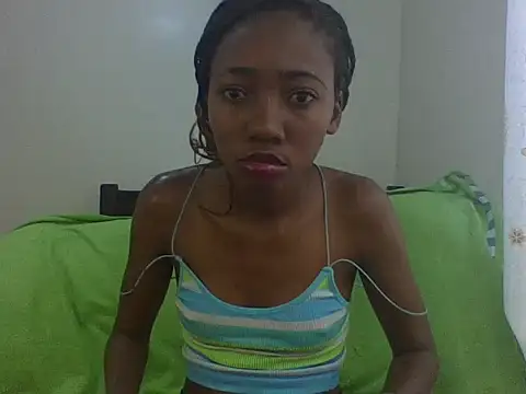 Snapshot of babybella_20 chatting on 06/13/26, 10:13 babybella 20 online show from 06/13/26, 10:13