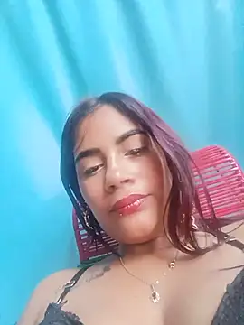 Snapshot of dulce_amber21 chatting on 06/13/26, 12:25 dulce amber21 online show from 06/13/26, 12:25