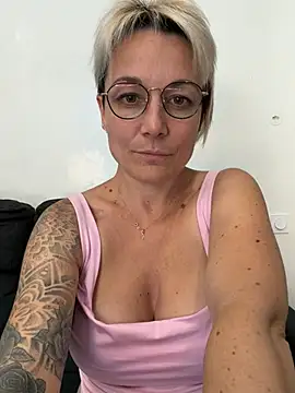 marinellaaX online show from 06/15/26, 10:39