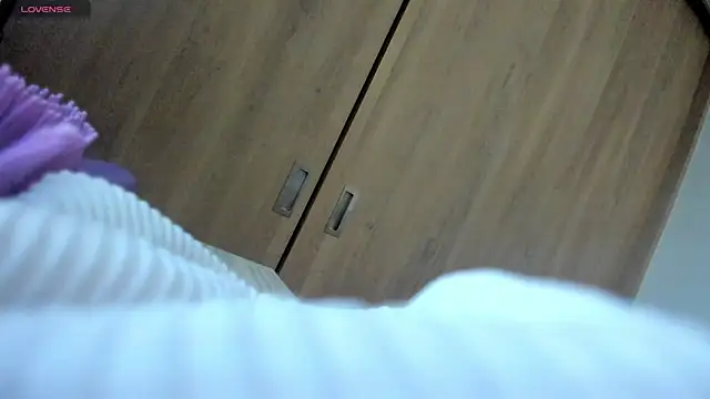 little caro online show from 07/25/26, 03:42