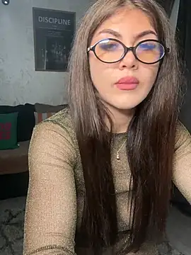 LoveYou2899 online show from 07/03/26, 04:02