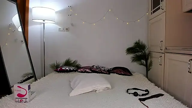 Snapshot of SonyaBabyn chatting on 02/09/25, 12:52 SonyaBabyn online show from 02/09/25, 12:52