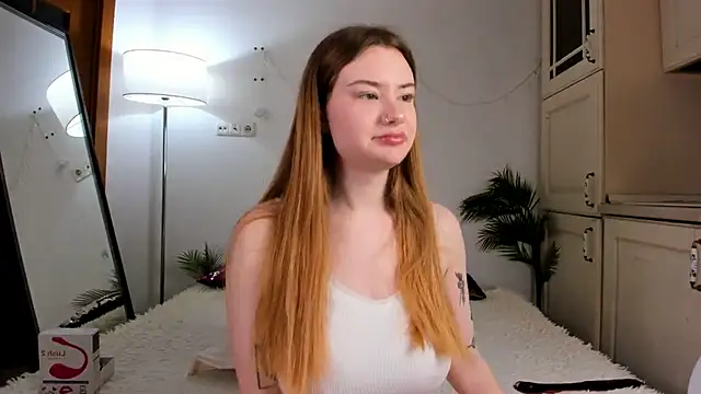 Snapshot of SonyaBabyn chatting on 02/16/25, 12:21 SonyaBabyn online show from 02/16/25, 12:21