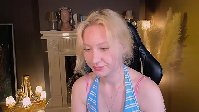 Snapshot of So_sofia chatting on 06/12/26, 08:19 So sofia online show from 06/12/26, 08:19