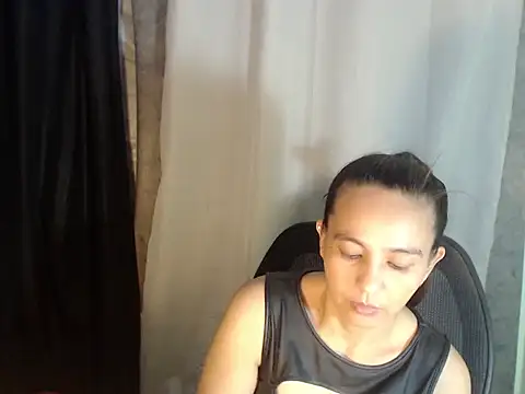 Snapshot of Ms_kendilux chatting on 07/20/26, 06:28 Ms kendilux online show from 07/20/26, 06:28