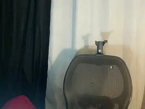 Snapshot of Ms_kendilux chatting on 07/20/26, 01:24 Ms kendilux online show from 07/20/26, 01:24