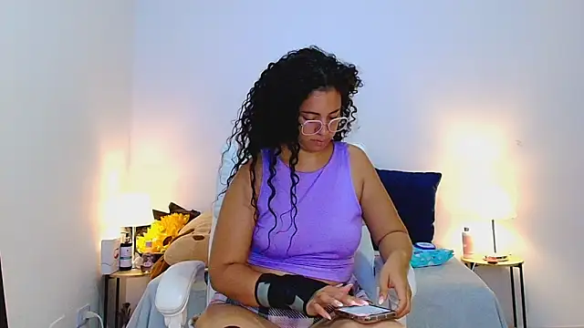 Isabella Sophia19 online show from 08/03/26, 01:38