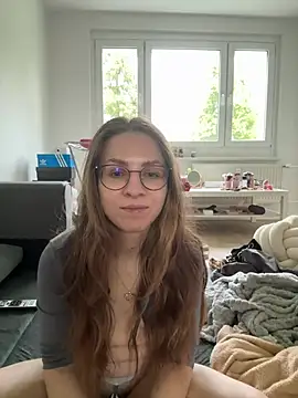 Isabella honey online show from 06/16/26, 05:37