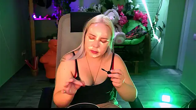 stellawatts online show from 06/30/26, 08:04