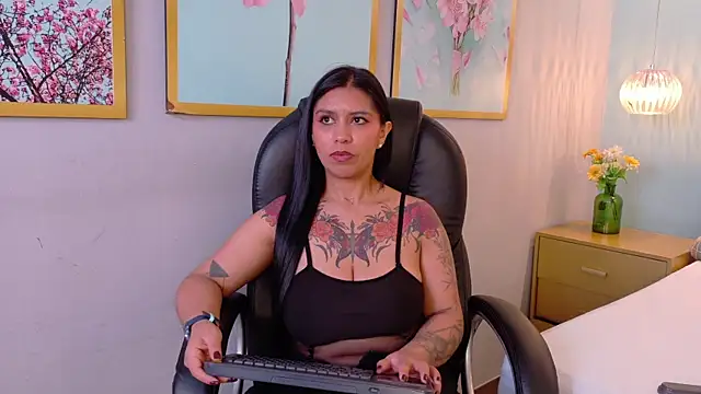 Sharlot18 online show from 07/15/26, 12:10