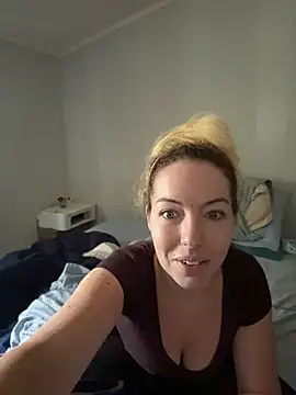 Snapshot of milfymorgan chatting on 07/15/26, 02:44 milfymorgan online show from 07/15/26, 02:44