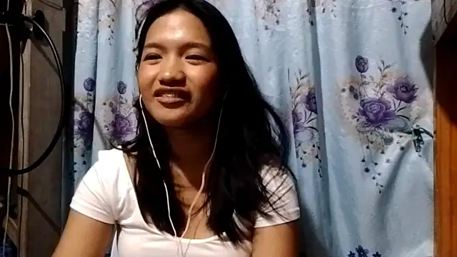 Snapshot of AmberFrederick chatting on 06/15/26, 12:29 AmberFrederick online show from 06/15/26, 12:29