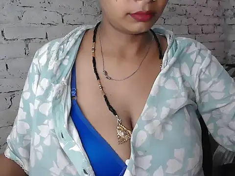 NottyMomo online show from 06/17/26, 05:03