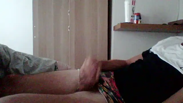 Snapshot of scottish_daddy chatting on 07/27/26, 04:52 scottish daddy online show from 07/27/26, 04:52
