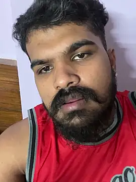 Snapshot of vinay1018 chatting on 06/18/26, 08:02 vinay1018 online show from 06/18/26, 08:02