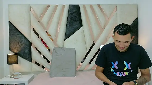 LunaySebastian online show from 07/10/26, 02:19