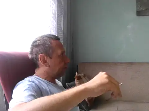 Snapshot of RafalekRozmarynowski81 chatting on 07/05/26, 05:25 RafalekRozmarynowski81 online show from 07/05/26, 05:25