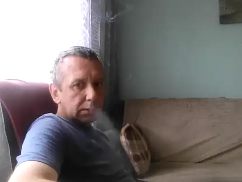 Snapshot of RafalekRozmarynowski81 chatting on 07/14/26, 06:29 RafalekRozmarynowski81 online show from 07/14/26, 06:29