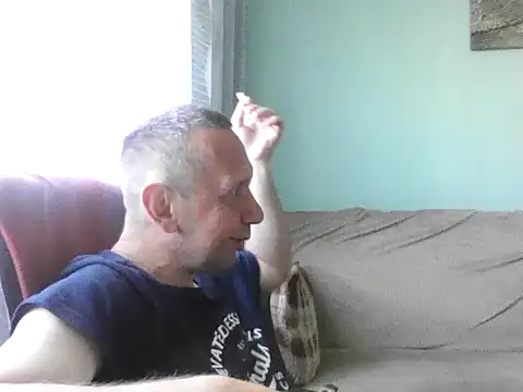 Snapshot of RafalekRozmarynowski81 chatting on 07/16/26, 05:13 RafalekRozmarynowski81 online show from 07/16/26, 05:13