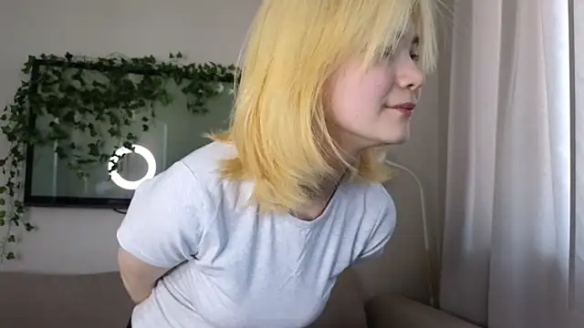 Emily Miu online show from 06/16/26, 02:58