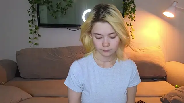 Emily Miu online show from 07/14/26, 12:13