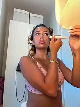 Harrietbronzex online show from 07/08/26, 02:21