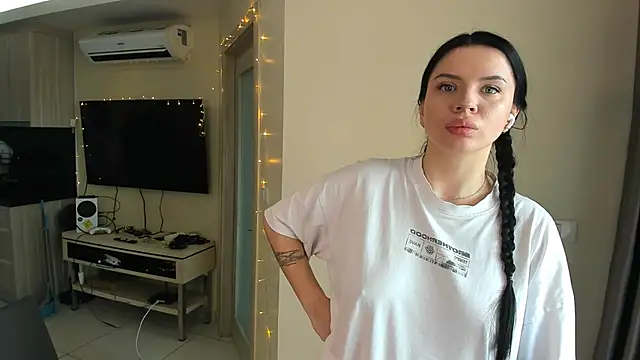 Evelyne xxo online show from 07/05/26, 04:19