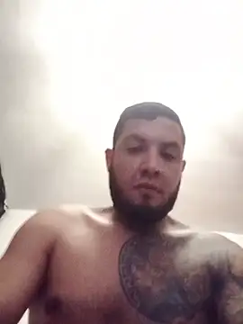 Juanluigui04 online show from 06/30/26, 02:01