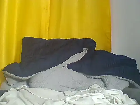 Snapshot of littlefrankie chatting on 07/22/26, 07:05 littlefrankie online show from 07/22/26, 07:05
