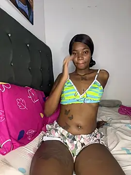 Snapshot of ShakiraThompss18 chatting on 07/28/26, 02:24 ShakiraThompss18 online show from 07/28/26, 02:24