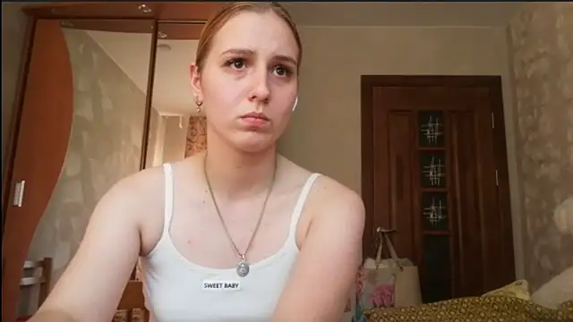 Snapshot of LeighaGreenley chatting on 06/22/26, 02:47 LeighaGreenley online show from 06/22/26, 02:47