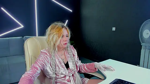 kikipeach online show from 06/30/26, 12:17