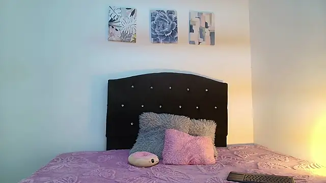 Dahlia  Vixen online show from 06/23/26, 12:36