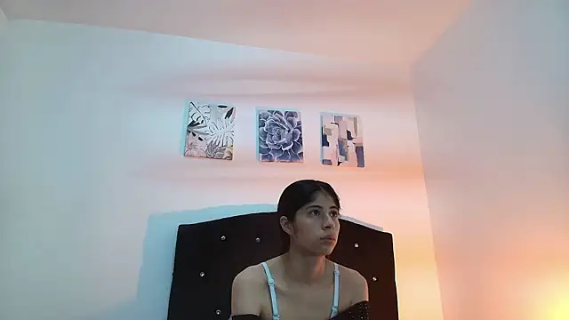 Dahlia  Vixen online show from 07/13/26, 11:24