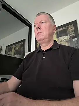 Snapshot of cumboy chatting on 12/17/24, 12:22 cumboy online show from 12/17/24, 12:22