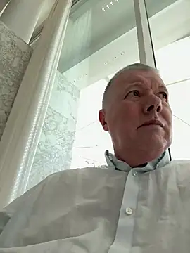 Snapshot of cumboy chatting on 12/31/24, 11:09 cumboy online show from 12/31/24, 11:09